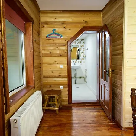 Eco Centr Zrub Herberg *