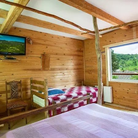 Eco Centr Zrub Maydan